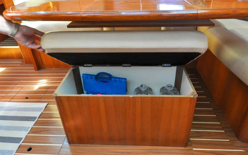 Slide: The Image of Hunter 45CC - Coralee - Forward Head - Salon - Storage - 95