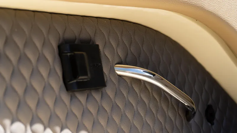 Slide: The Image of Chris-Craft Calypso 32 2025 - 50