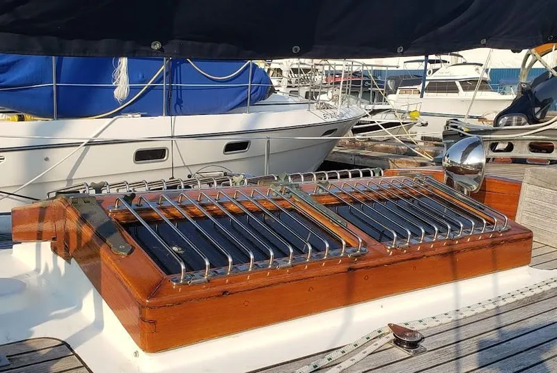 Slide: The Image of Butterfly skylight exterior - 17