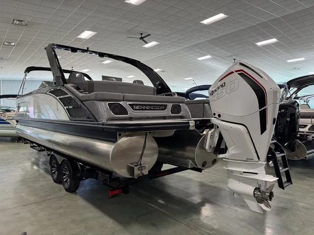 Slide: The Image of 2024 Bennington 28 QXSBWA X1 pontoon boat in showroom. - 4