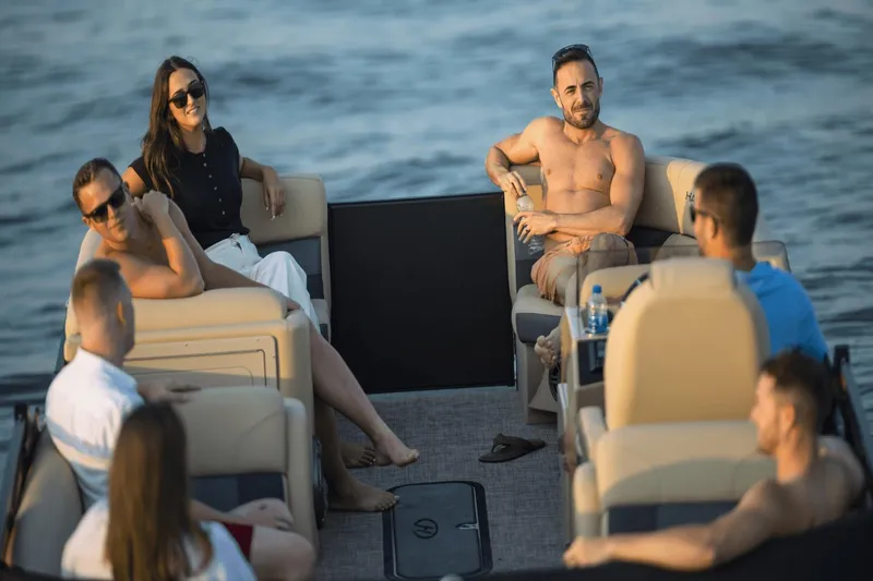 Slide: The Image of Harris Cruiser 230 2025 - 6