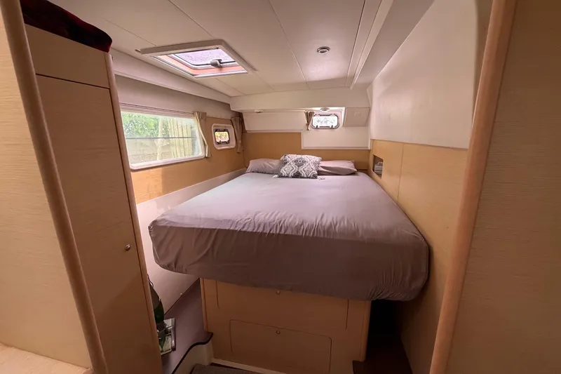 Slide: The Image of Lagoon 400 owner's version 2010 - 53