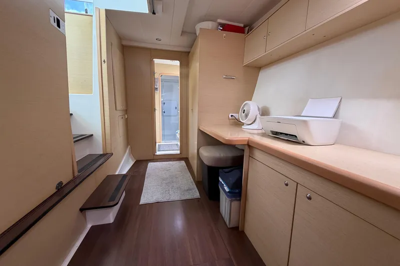 Slide: The Image of Lagoon 400 owner's version 2010 - 54