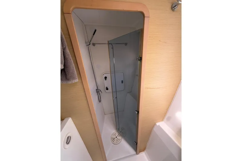 Slide: The Image of Lagoon 400 owner's version 2010 - 57