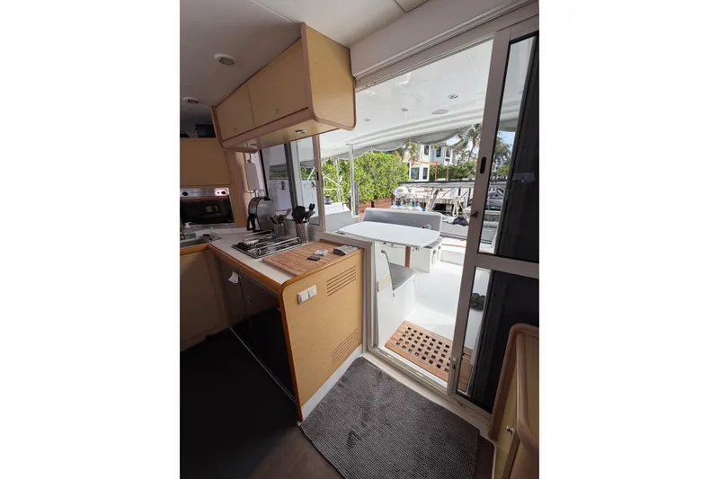 Slide: The Image of Lagoon 400 owner's version 2010 - 65