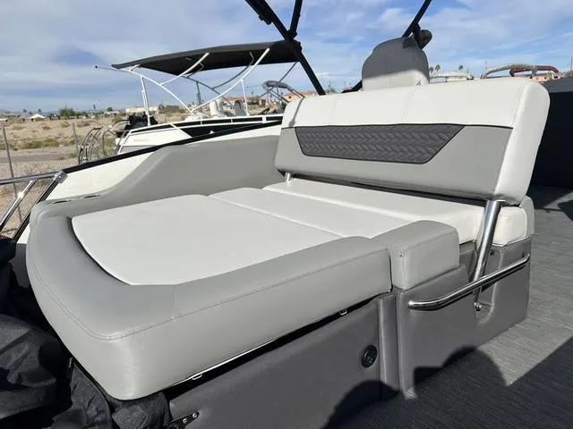 Slide: The Image of Godfrey Monaco 255 SFL 2023 - 6