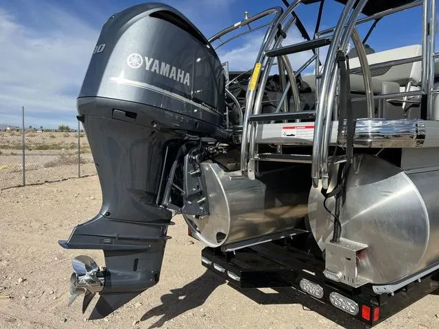 Slide: The Image of Godfrey Monaco 255 SFL 2023 - 7