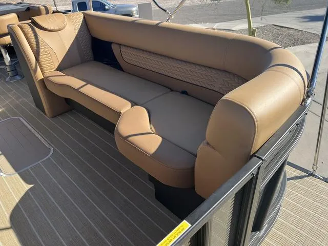 Slide: The Image of Godfrey MC255MT 2024 - 4