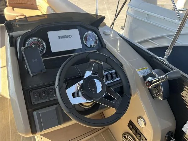 Slide: The Image of Godfrey MC255MT 2024 - 6