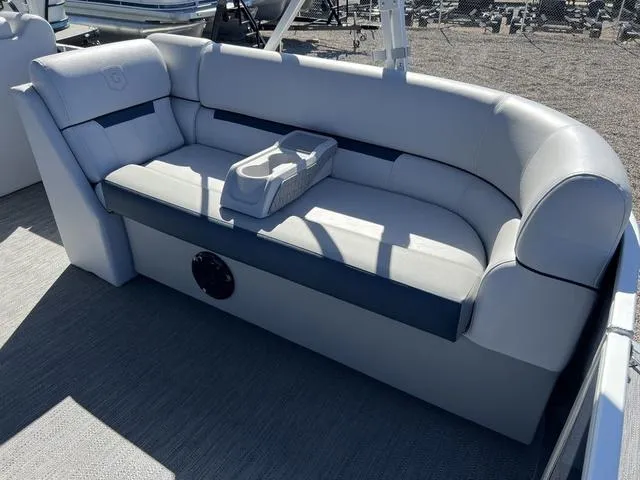 Slide: The Image of Godfrey SW2086C 2024 - 4