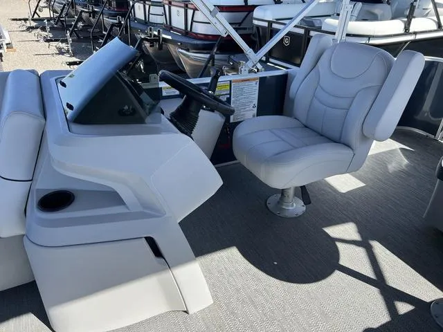 Slide: The Image of Godfrey SW2086C 2024 - 6