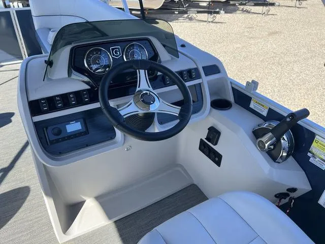 Slide: The Image of Godfrey SW2086C 2024 - 7