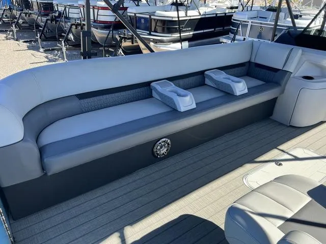 Slide: The Image of Godfrey SW2286C 2024 - 4