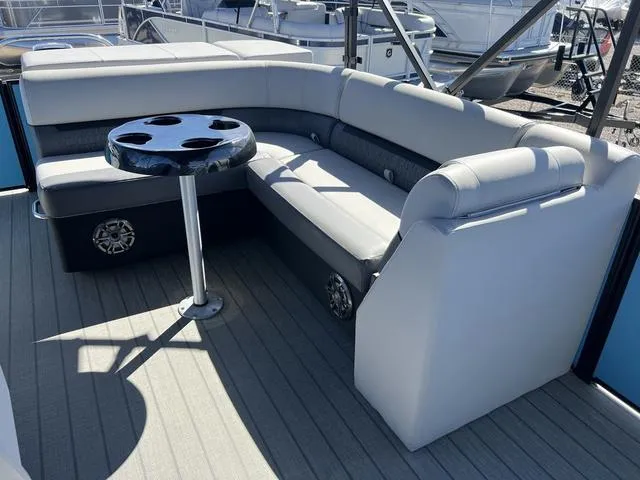 Slide: The Image of Godfrey SW2286C 2024 - 8