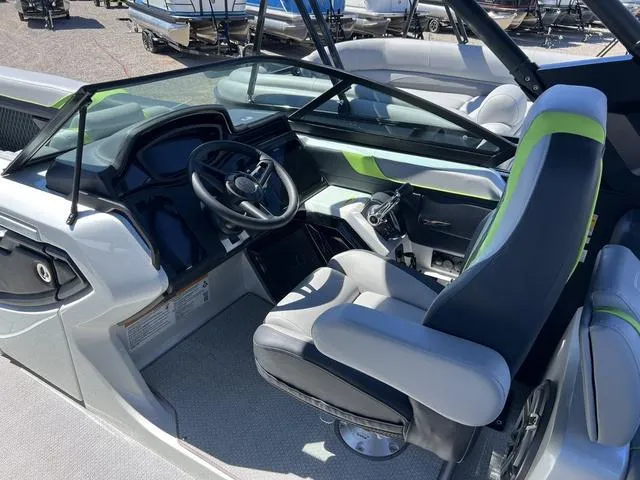 Slide: The Image of Godfrey XP 2700 W 2024 - 5