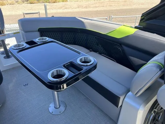 Slide: The Image of Godfrey XP 2700 W 2024 - 8