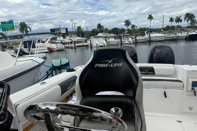 Slide: The Image of Fusion marine stereo system in a 2004 Pro-Line 30 Express Walkaround boat. - 41