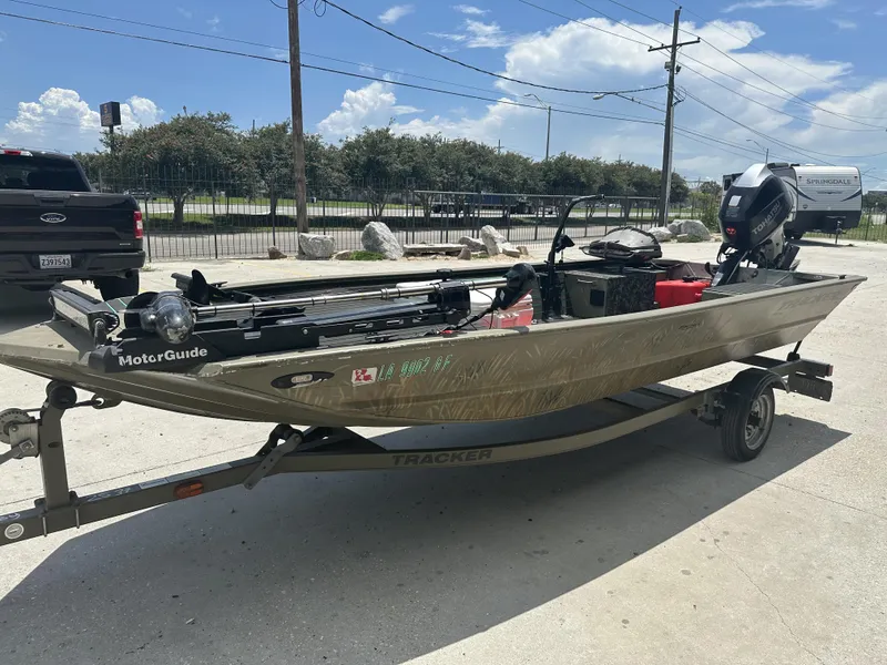 Slide: The Image of 2016 Tracker 1648 boat on trailer with MotorGuide motor. - 6