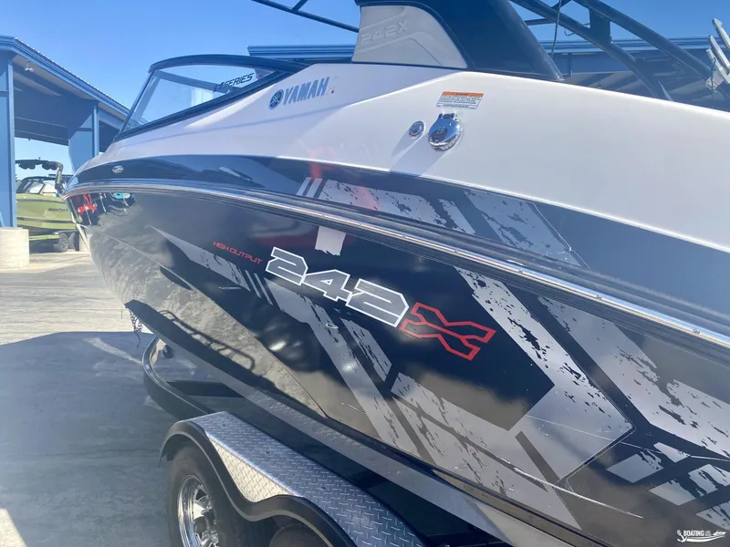 Slide: The Image of 2017 Yamaha Boats 242X high output model on trailer. - 2