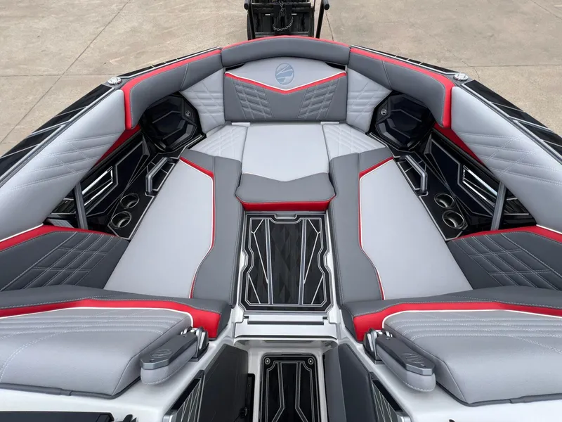 Slide: The Image of Tigé 23ZX Ultre' 2024 - 13