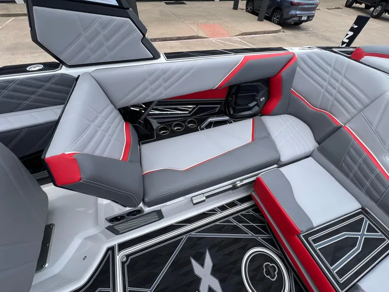 Slide: The Image of Tigé 23ZX Ultre' 2024 - 19