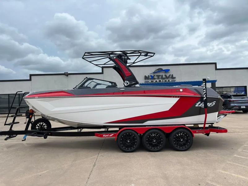 Slide: The Image of Tigé 23ZX Ultre' 2024 - 5