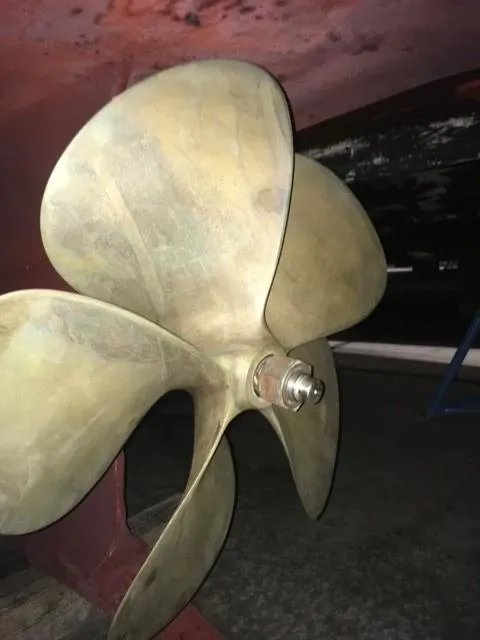 Slide: The Image of Propeller of 2003 Legacy Yachts 34 Sedan, close-up view. - 43