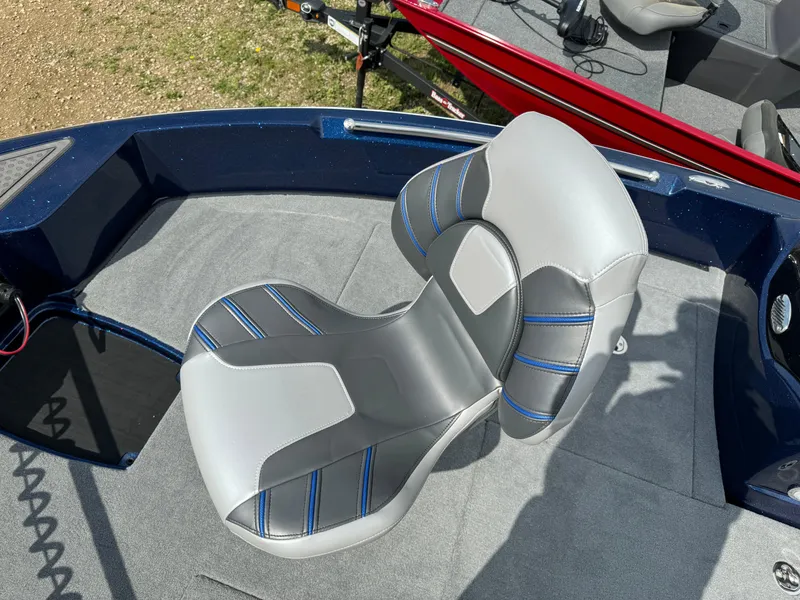 Slide: The Image of 2024 Nitro ZV19 Sport boat seat with blue and gray accents. - 9