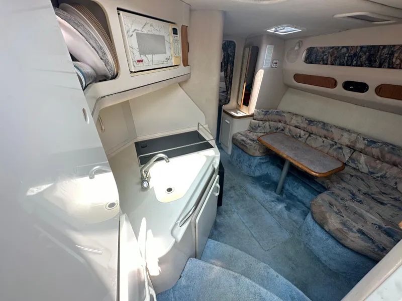 Slide: The Image of Sea Ray 300 Sundancer 1996 - 15