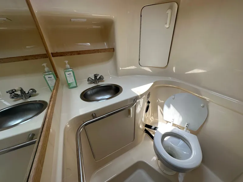 Slide: The Image of Sea Ray 300 Sundancer 1996 - 20