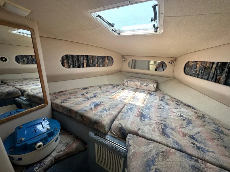 Slide: The Image of Sea Ray 300 Sundancer 1996 - 21