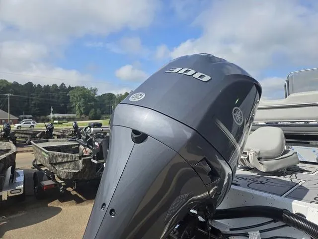 Slide: The Image of Xpress X23B 2025 - 13