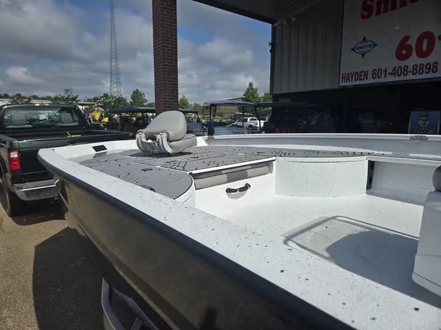 Slide: The Image of Xpress X23B 2025 - 19