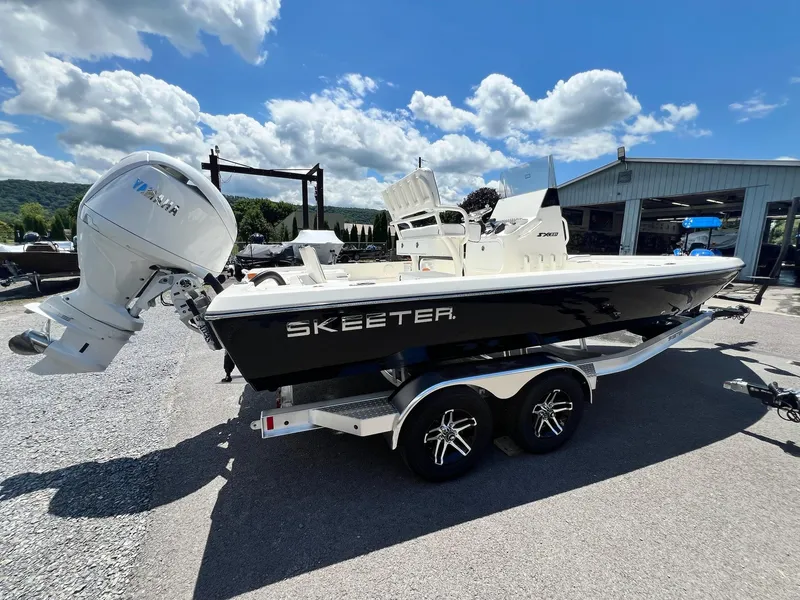 Slide: The Image of Skeeter SX221 2025 - 16