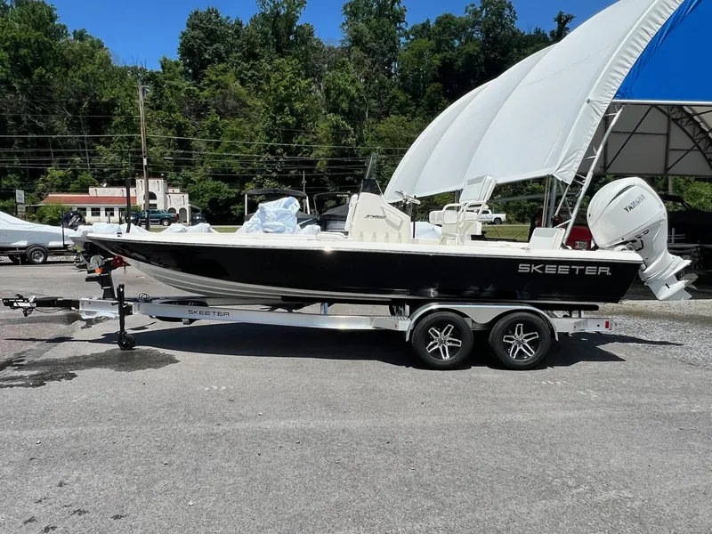 Slide: The Image of Skeeter SX221 2025 - 27