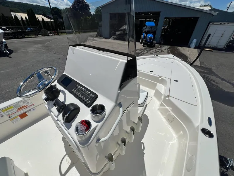 Slide: The Image of Skeeter SX221 2025 - 34