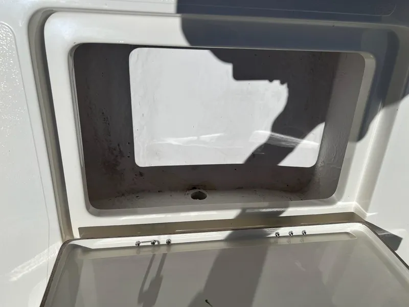 Slide: The Image of Skeeter SX221 2025 - 7