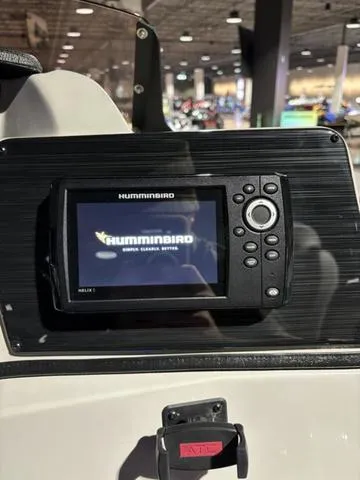 Slide: The Image of Starcraft SLS 3 Pontoon 2025 - 10