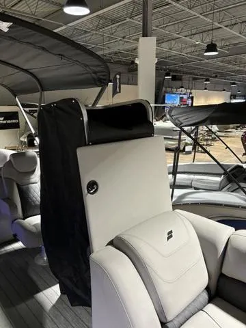 Slide: The Image of Starcraft SLS 3 Pontoon 2025 - 18