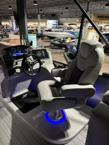 Slide: The Image of Starcraft SLS 3 Pontoon 2025 - 23