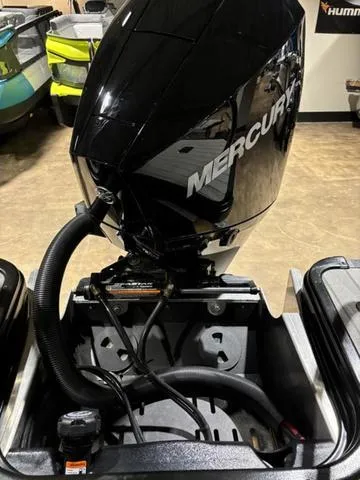 Slide: The Image of Starcraft SLS 3 Pontoon 2025 - 25