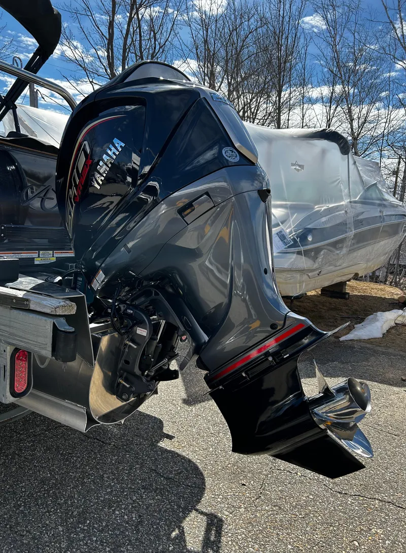 Slide: The Image of 2024 Avalon LSZ Entertainer 23' with Yamaha outboard motor. - 36