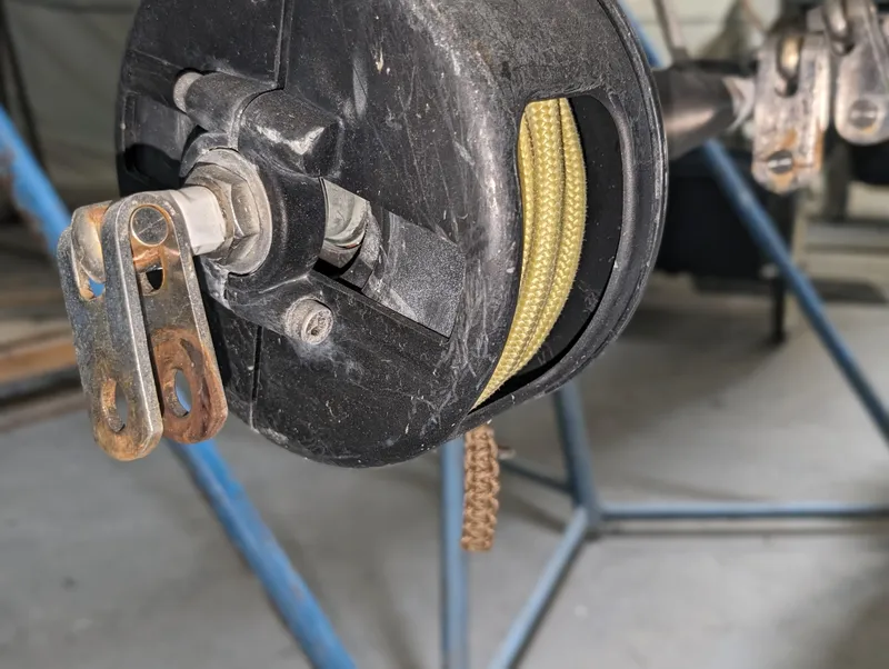 Slide: The Image of Tartan 3500 Highlander - 17