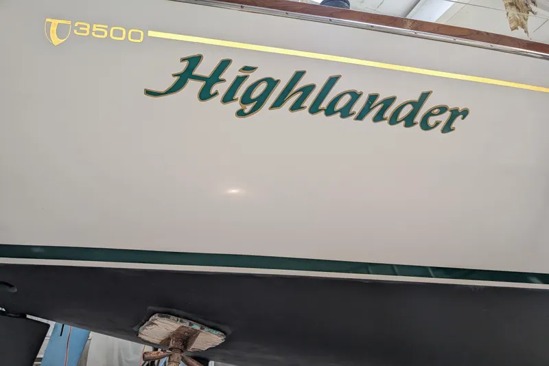 Slide: The Image of Tartan 3500 Highlander - 21