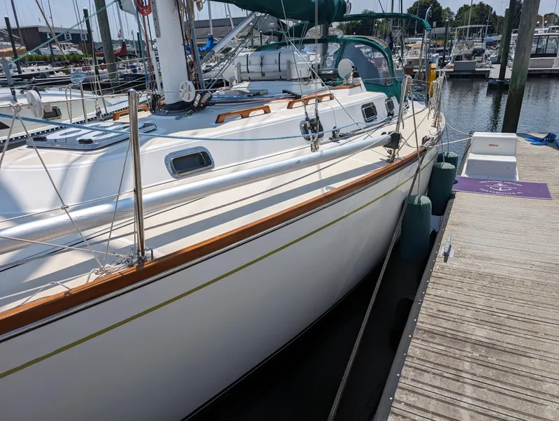 Slide: The Image of Tartan 3500 Highlander - 27