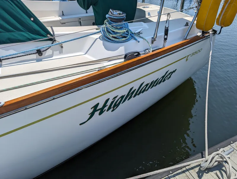 Slide: The Image of Tartan 3500 Highlander - 29