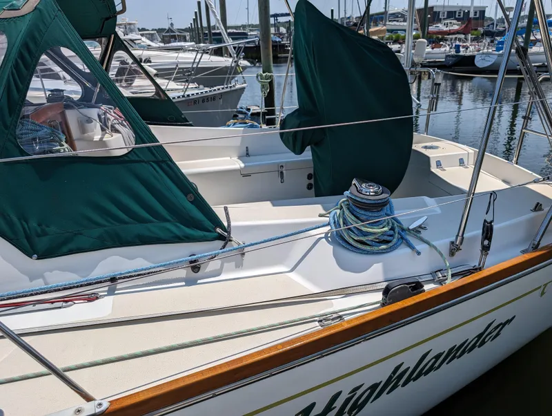 Slide: The Image of Tartan 3500 Highlander - 30