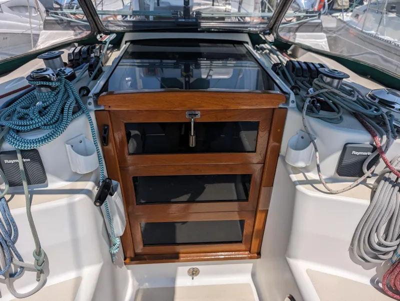 Slide: The Image of Tartan 3500 Highlander - 37