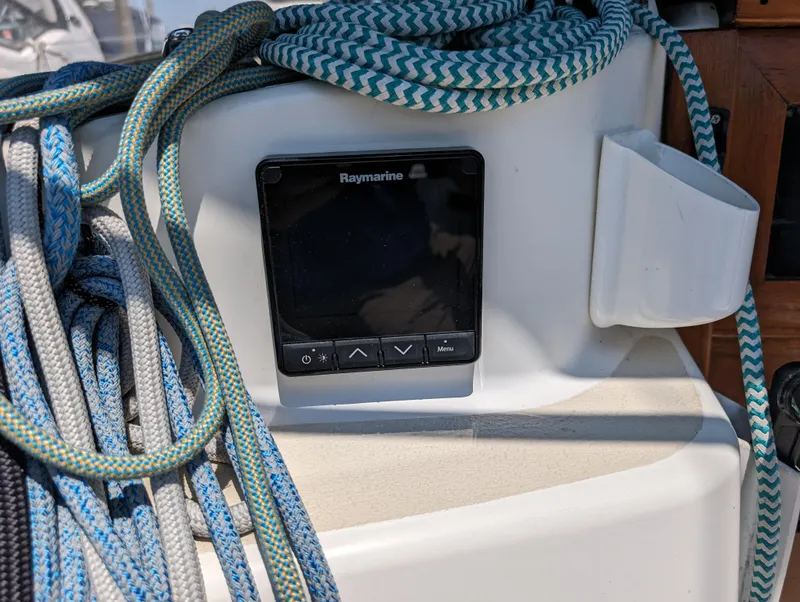 Slide: The Image of Tartan 3500 Highlander - 48