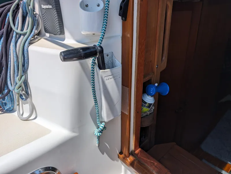 Slide: The Image of Tartan 3500 Highlander - 50